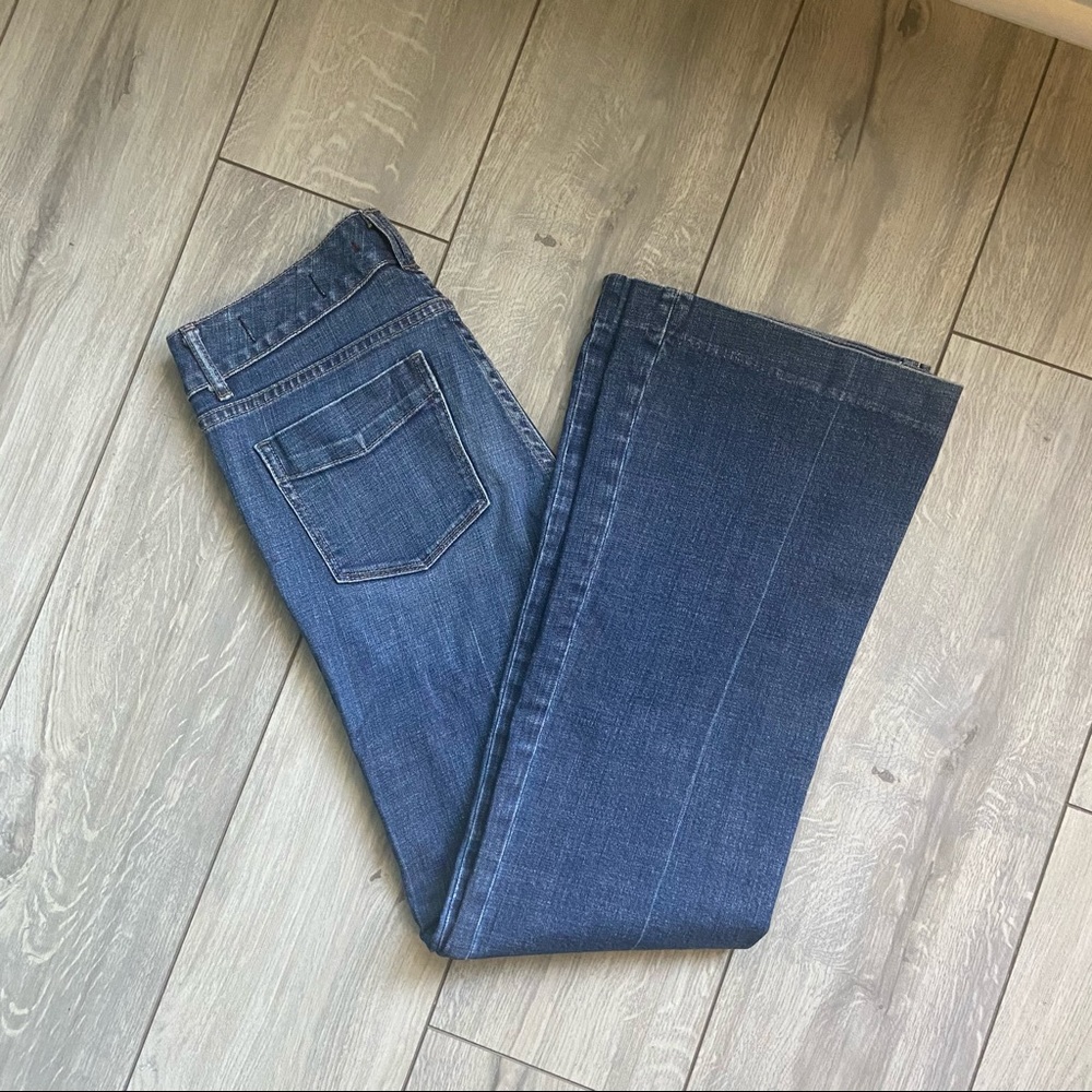 😀Gap Curvy Flare Jeans*